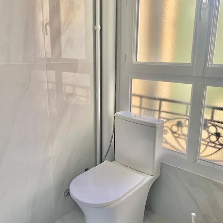 Apartment Charming Overlooking A Beautiful Garden